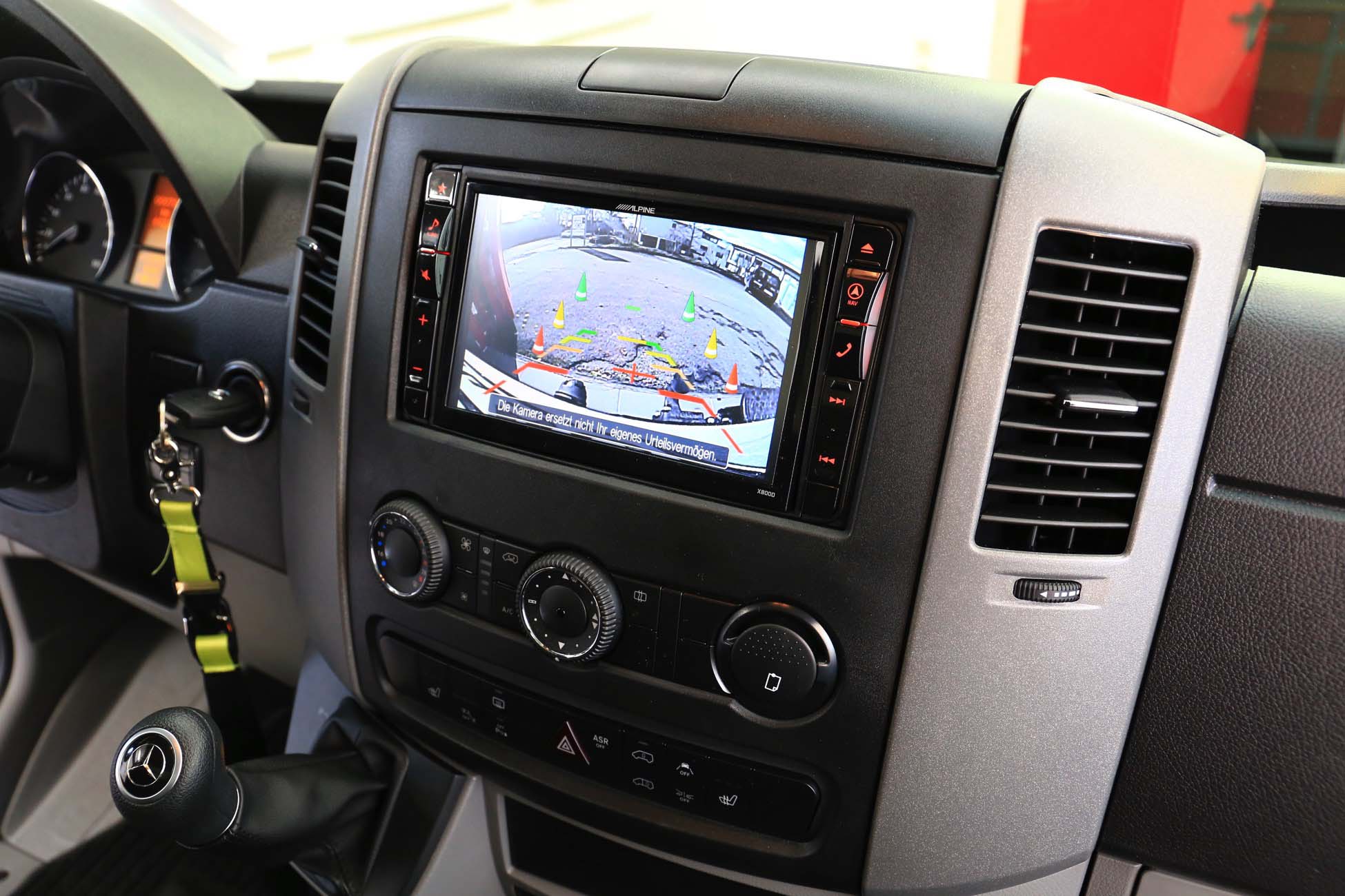 Mercedes_Sprinter_Car_Hifi_Anlage_Subwoofer_1